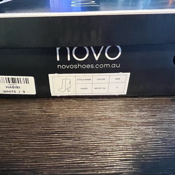 Novo white zippered boots - Picture 7 of 11